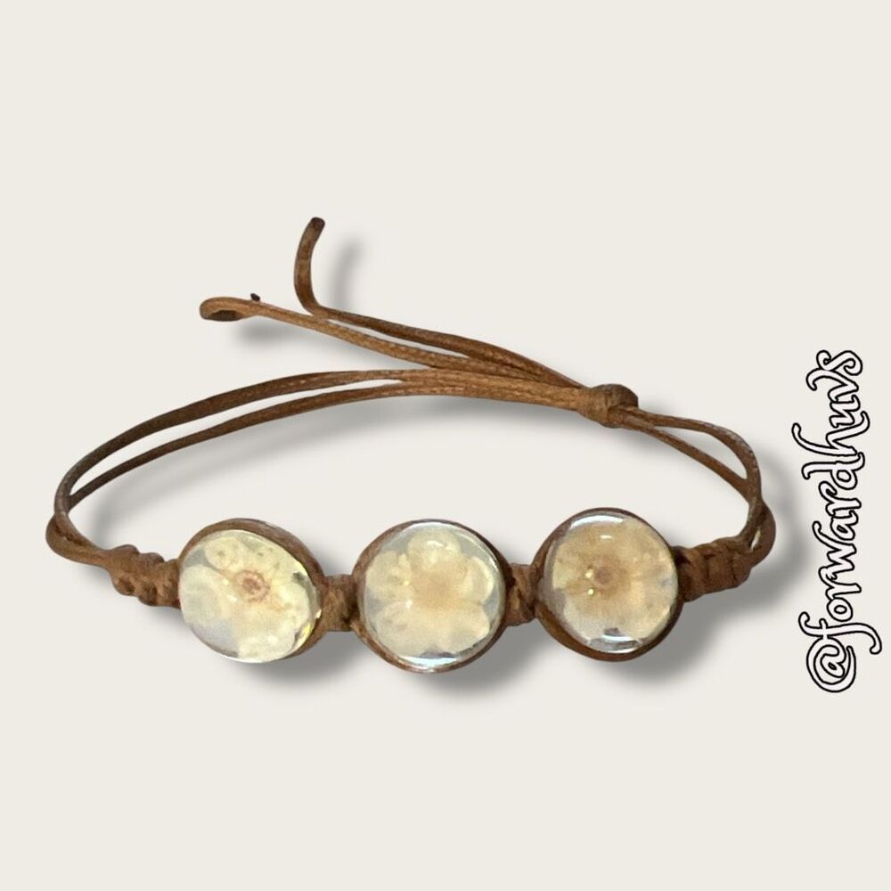 Resin Boho-style Bracelet With Pressed Flower In a Circular Dome